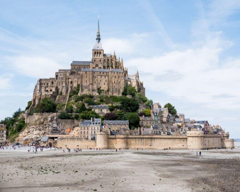 27 Most Beautiful & Famous Landmarks in France
