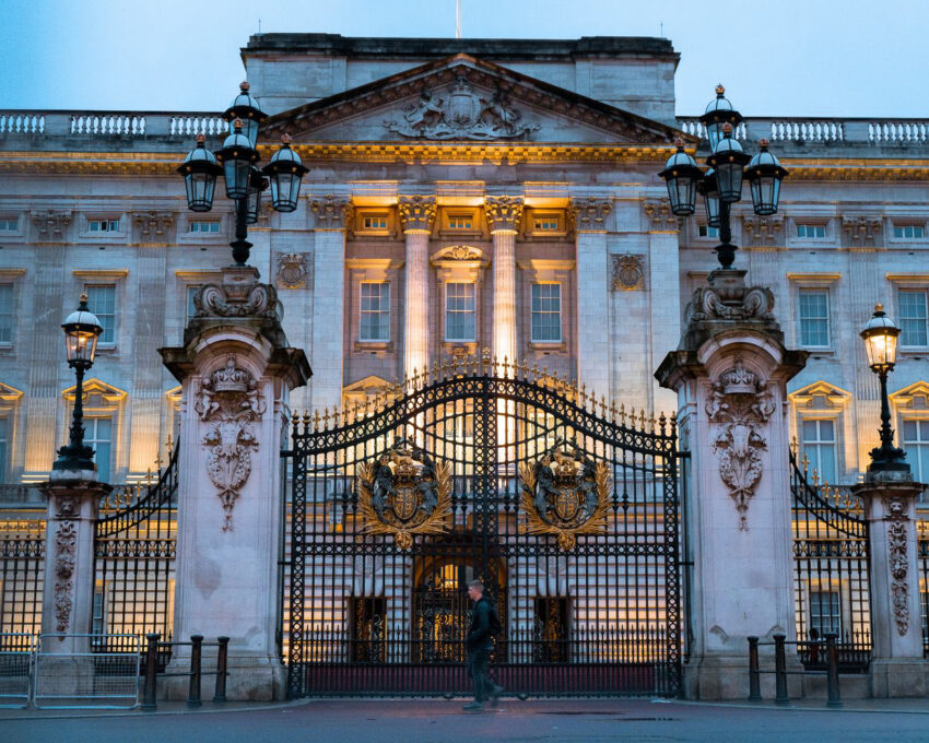 Most Famous Landmarks in The UK - Buckingham Palace