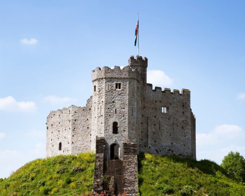 Best & Most Famous Landmarks in The UK - Cardiff Castle